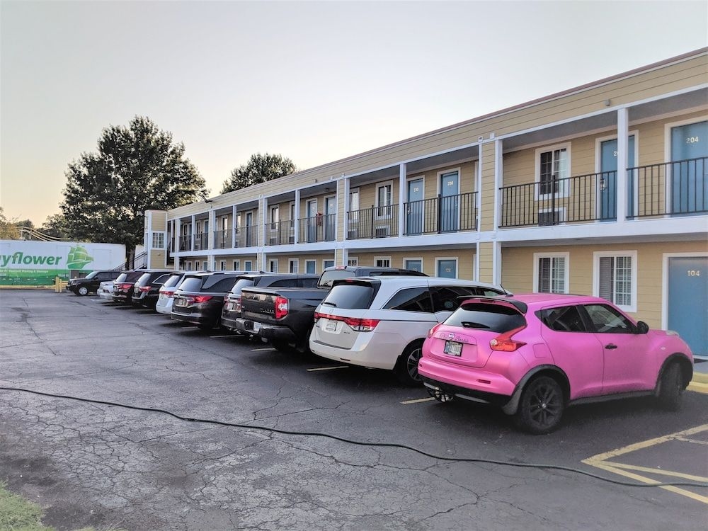 Executive Inn Indianapolis2