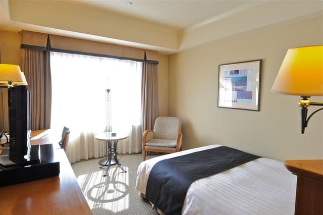 Single Room, Smoking