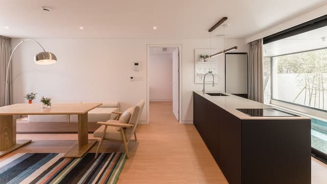 Suite 101