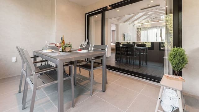Suite 201