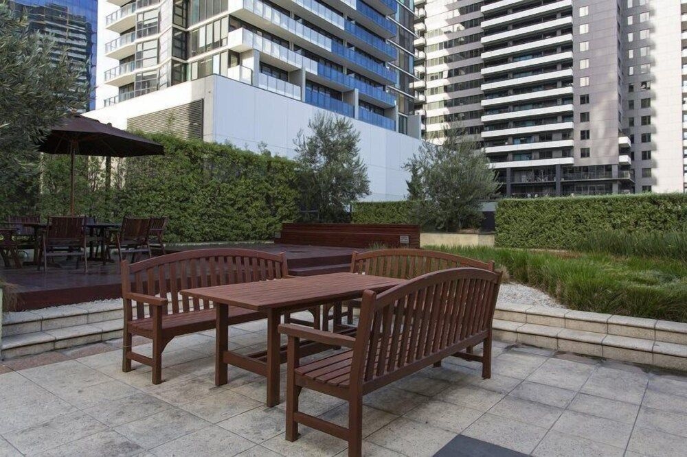 Platinum Apartments on Whiteman St3