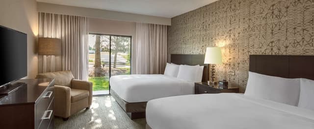 2 DOUBLES JUNIOR SUITE-SOFA BED-NON SMOKING