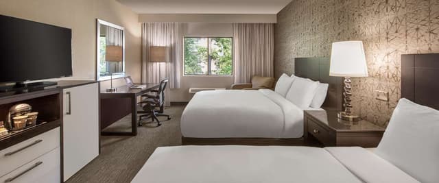 2 DOUBLE BEDS NON-SMOKING