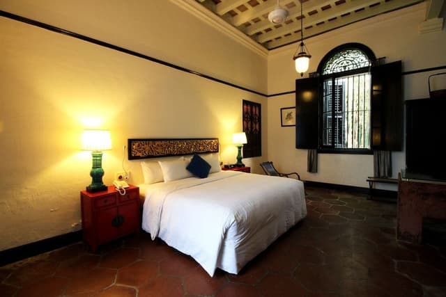 Tang Double Suite