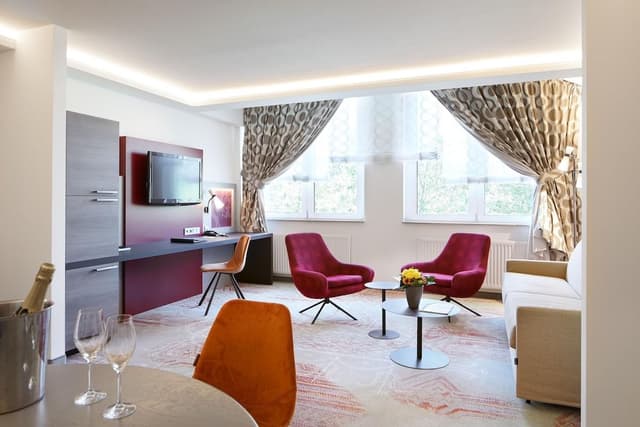 Suite, 1 Double Bed (Larger Room)