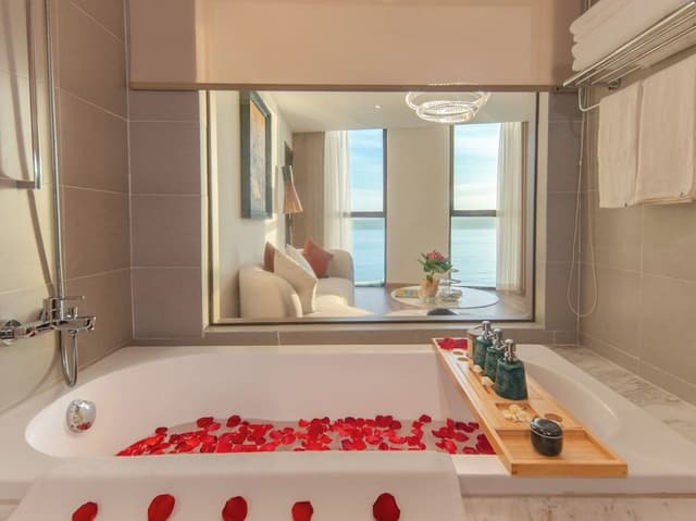 Executive Suite Ocean View Room