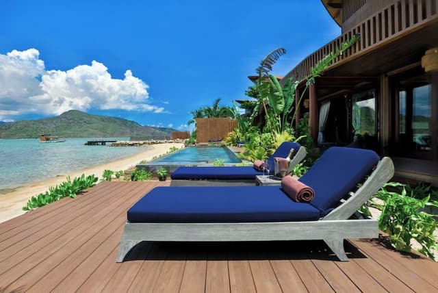 Three Bedrooms Beachfront Pool Villa