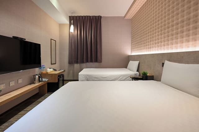 Elite Triple Room
