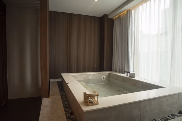 Main Double Timber Spa Room (Randomly selected)