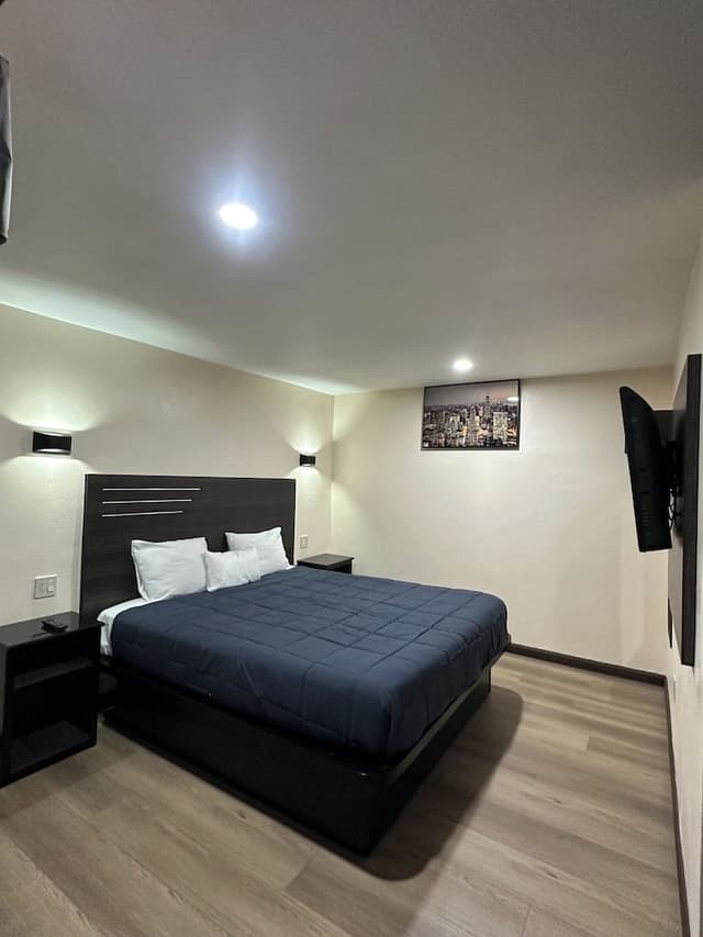 Standard Room, 1 King Bed