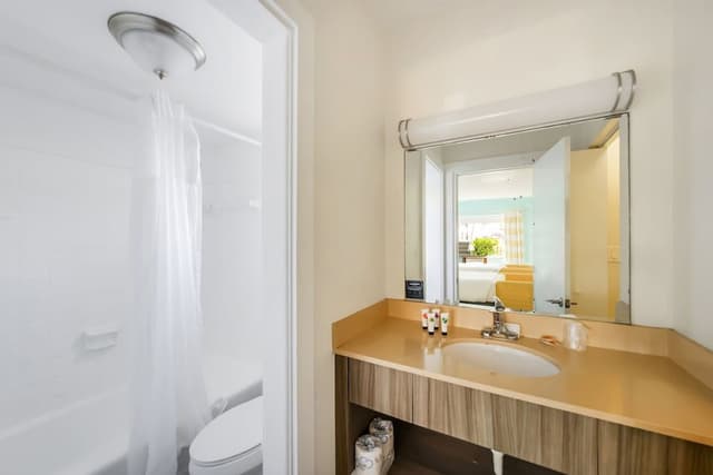 Deluxe Room, 2 Double Beds, Private Bathroom (Self check-in)
