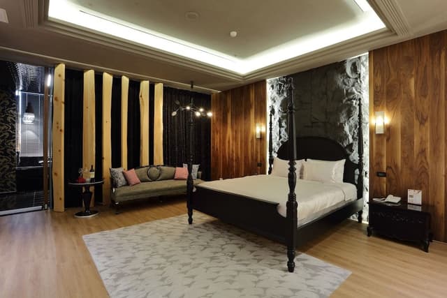 Standard Room (No Garage - check in after 18:00)