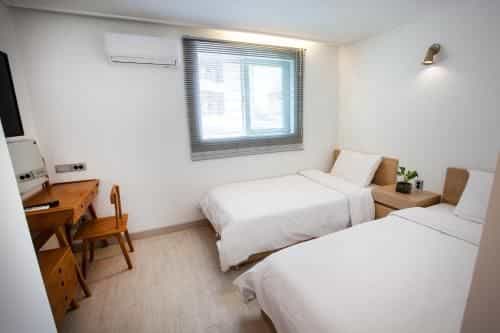 โรงแรมปีเตอร์แคต ซินชอน (ฮงแด) โรงแรมปีเตอร์แคต ซินชอน (ฮงแด)