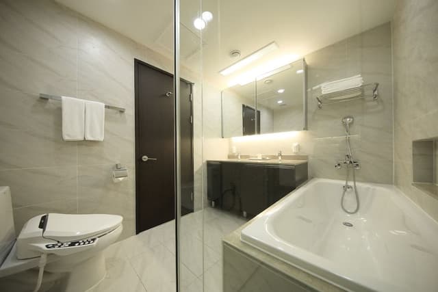 3-Bedroom Deluxe Apartment with Kitchen:Extra person (over 6-year-old) will be charged upon check-in