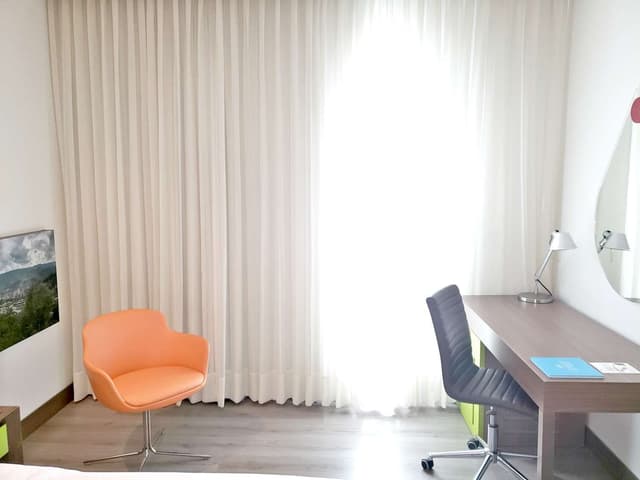 1 QUEEN ROOM W/ SINGLE BED NON SMOKING