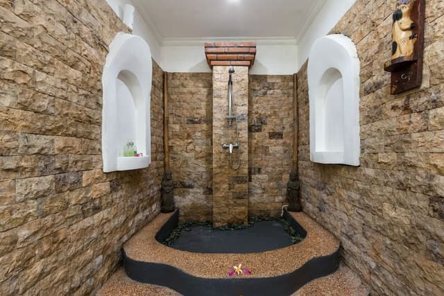 Room, Garden View