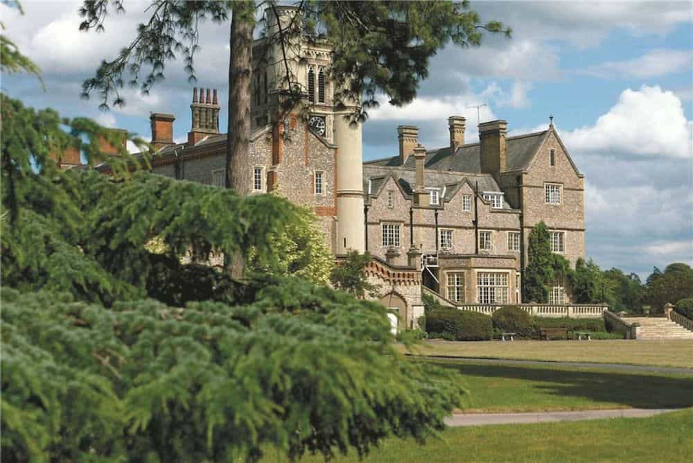 De Vere Horsley Estate De Vere Horsley Estate