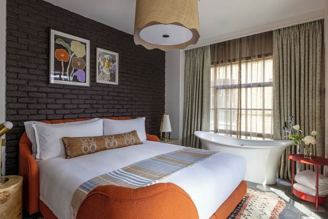 Deluxe Chamber One Bedroom Suite