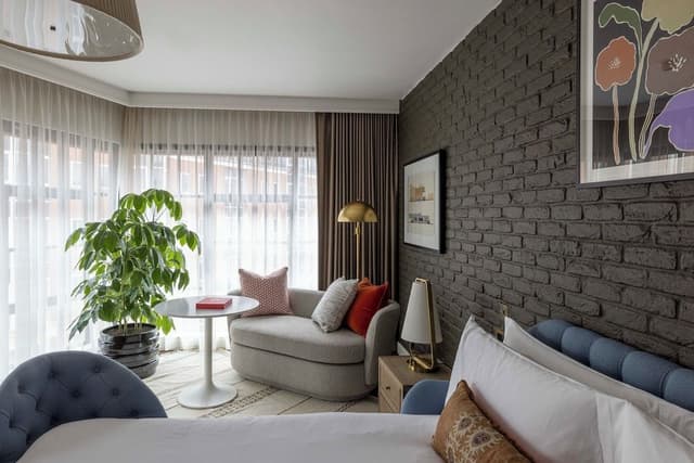 Junior Suite, Multiple Beds