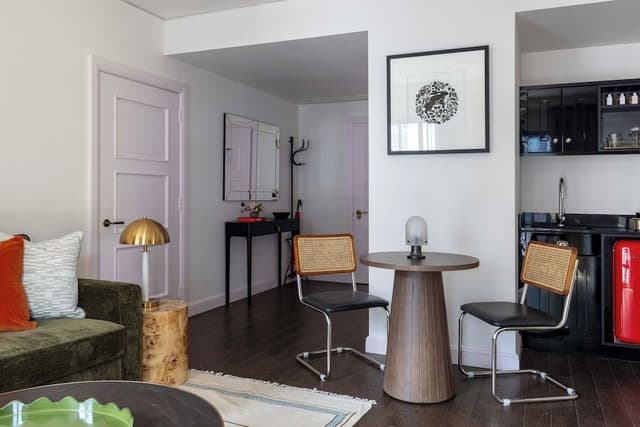 Deluxe Chamber One Bedroom Suite