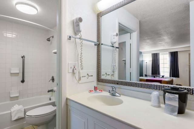 2 Double Beds, No Smoking