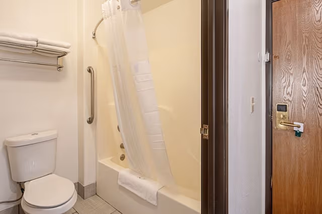 Standard Room, 2 Queen Beds, Non Smoking
