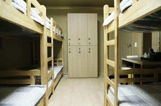 Shared Dormitory, Women only (3 bunk beds)