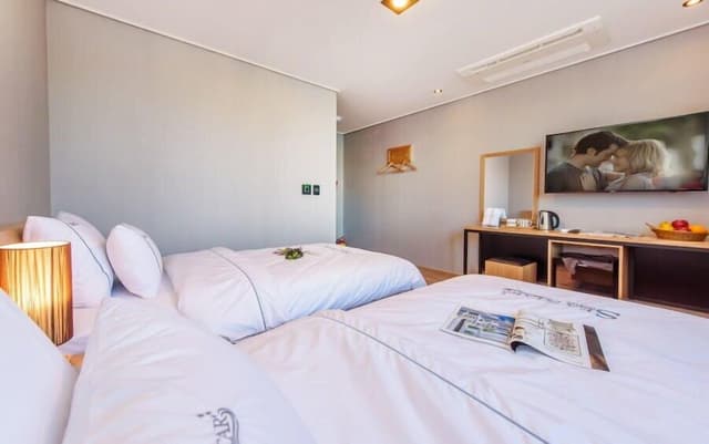 Deluxe Twin Room
