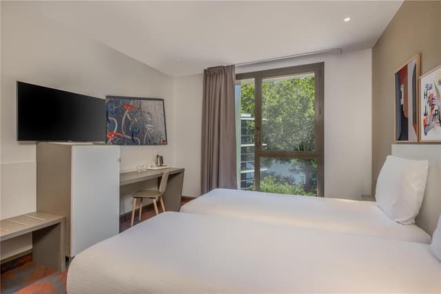 TWIN ROOM WITH RIVER VIEW
