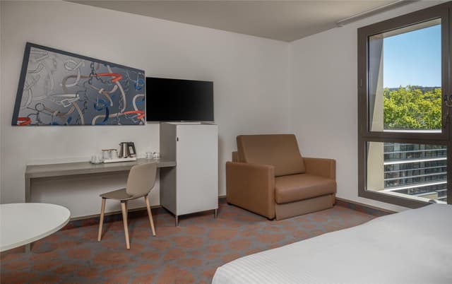KING ROOM WITH SOFABED