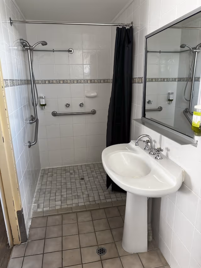Deluxe Twin Room (Ground Floor)