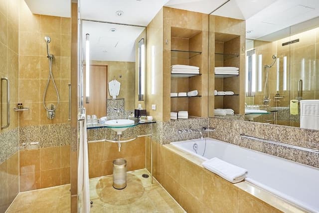 Deluxe Room, 1 King Bed