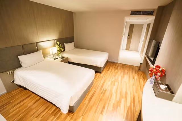Superior Room (New Season Square)