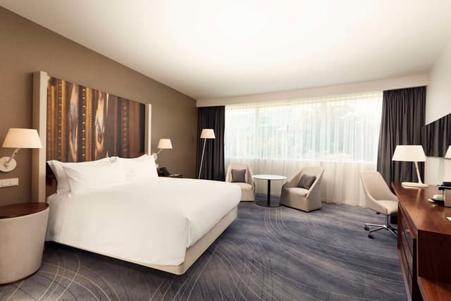 KING DELUXE ROOM