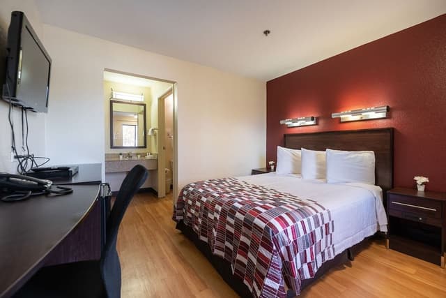 Superior Room, 1 King Bed, Smoking