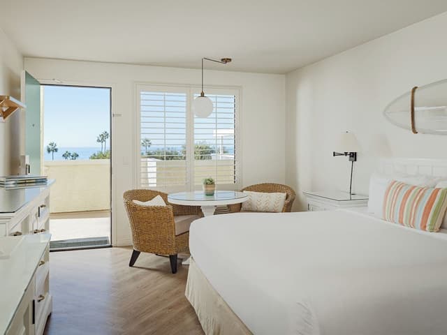Coastal King Balcony