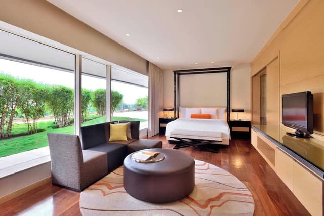 Executive Suite, 1 King Bed, Executive Level