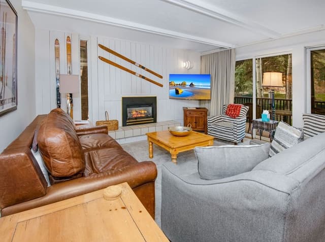 Condo, 2 Bedrooms