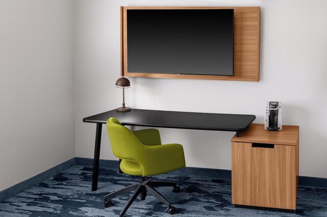 Suite, 1 King Bed with Sofa bed (Mobility Accessible, Tub)