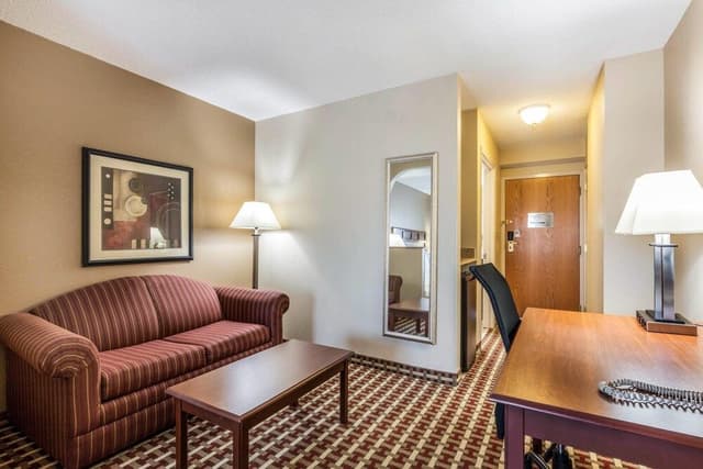 Suite, 1 King Bed, Non Smoking