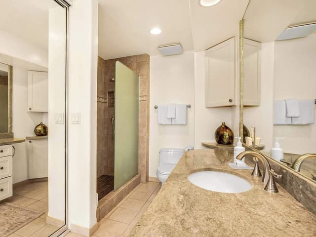 Condo, 2 Bedrooms, Ocean View (22F)