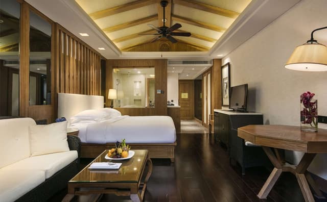 KING GUEST ROOM