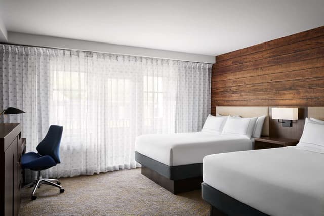 2 BEDROOM 1 KING/2 DOUBLE FAMILY SUITE