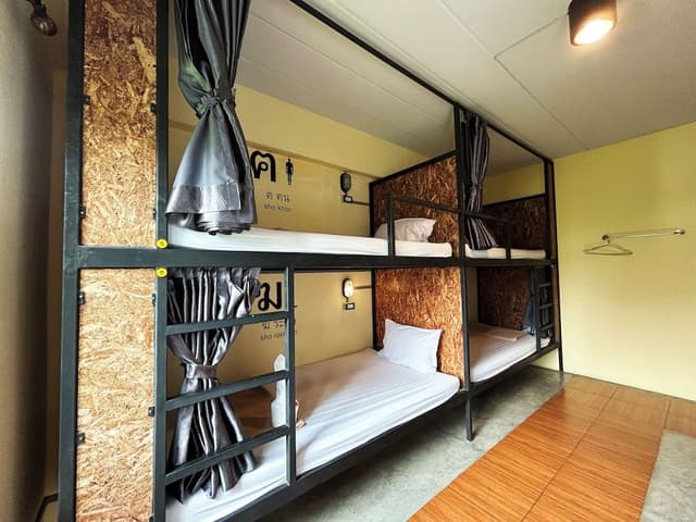 4 Bed Private Room