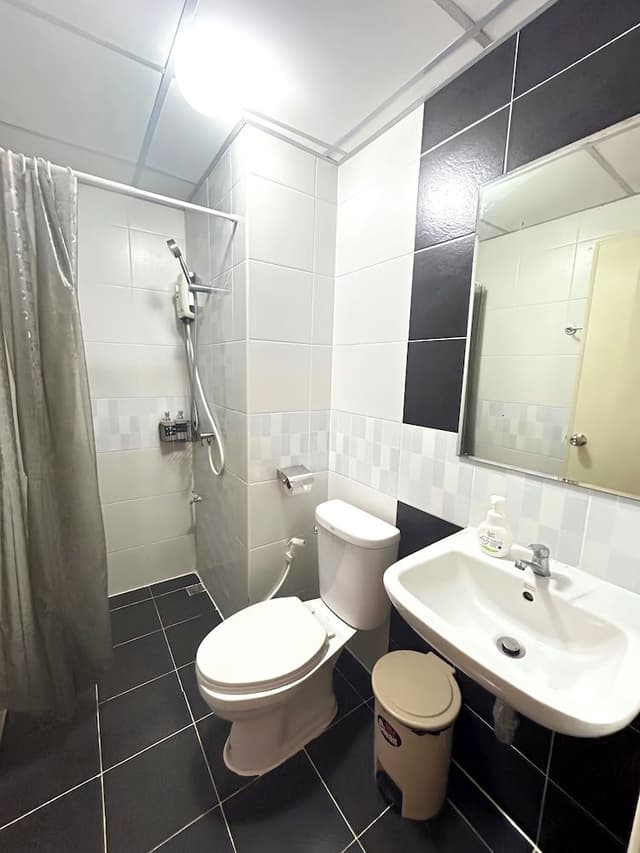 4 Bed Private Room