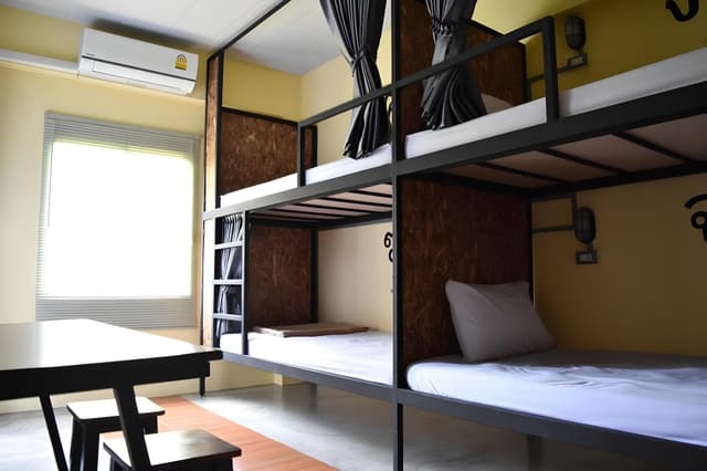 4 Bed Private en-suite