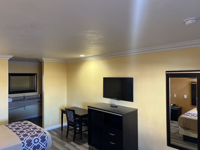 Standard Double Room, (Non-Smoking/Smoking)