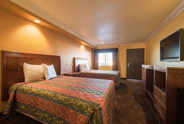 Standard Double Room, (Non-Smoking/Smoking)