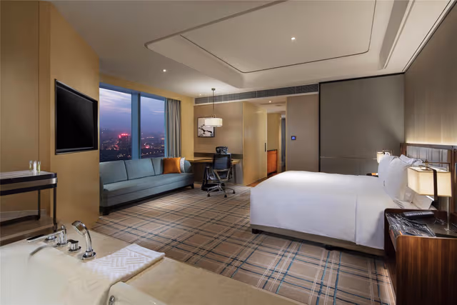 KING DELUXE ROOM RIVER VIEW