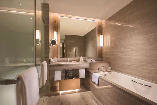 TWIN DELUXE ROOM